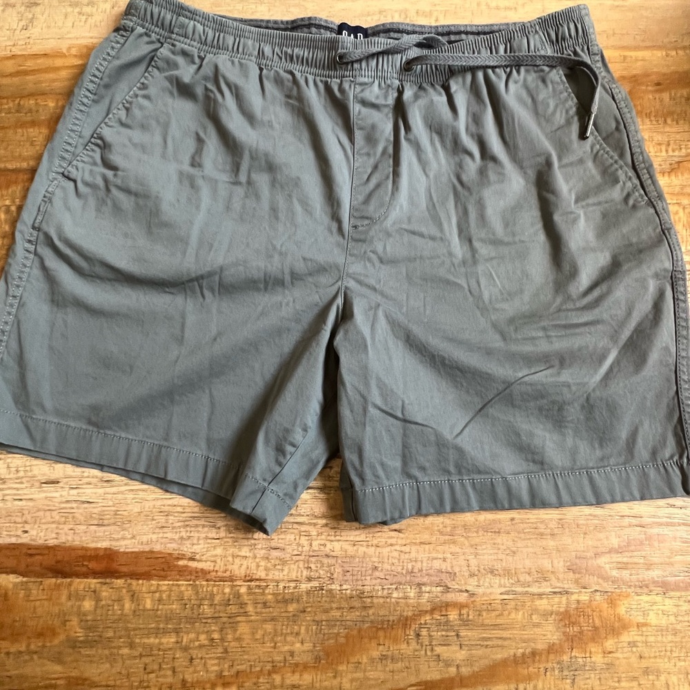 Grey shorts